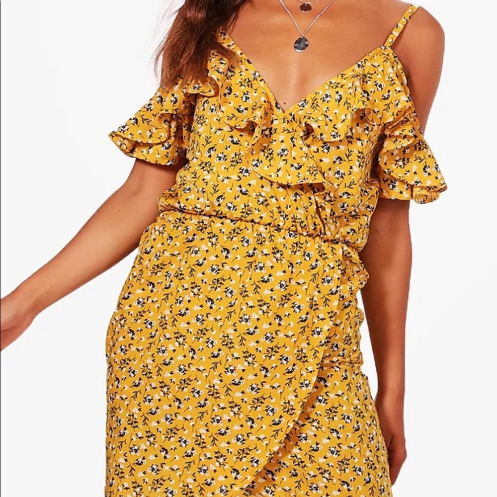 Boohoo mustard/ yellow ruffled Tea dress NEVER WORN